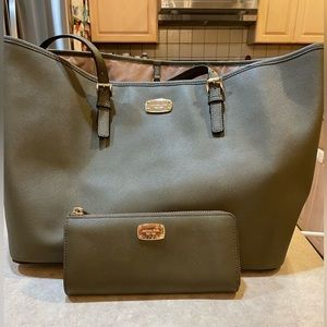 Michael Kors Jet Set Travel Tote and Three Quarter Zip
Wallet